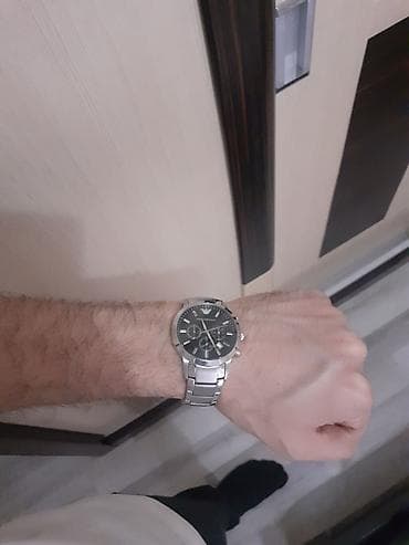 Личные вещи: Emporio Armani kişi qol saatı Xaricdən 290 dollara alınıb. - Klassik — 2