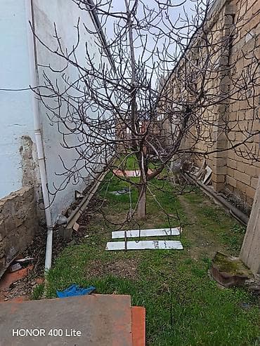 dəmir metal: 2 mertebe 250 kv 8 otaq 4 aşağı 4 yuxarı Market əsas yola 200 metr — 6