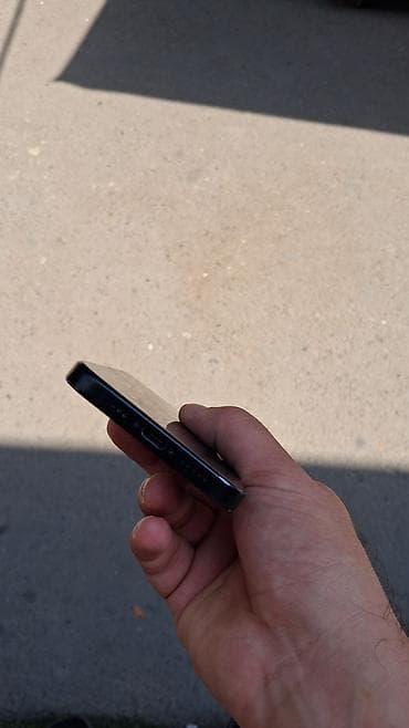 17 pro: IPhone 16, 128 GB, Qara, Simsiz şarj — 4