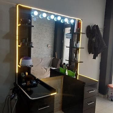 ikinci el stul: Bərbər çün əlverişli güzgülü şkaf satılır .problemi :yüngül direl — 3