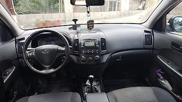 salon niva: Hyundai i30: 1.6 л | 2008 г. Универсал — 6
