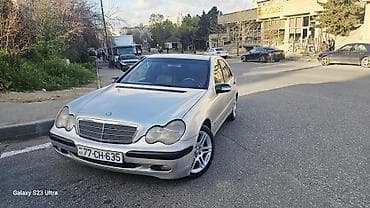 Mercedes-Benz C-Class: 2.6 l | 2001 il Sedan