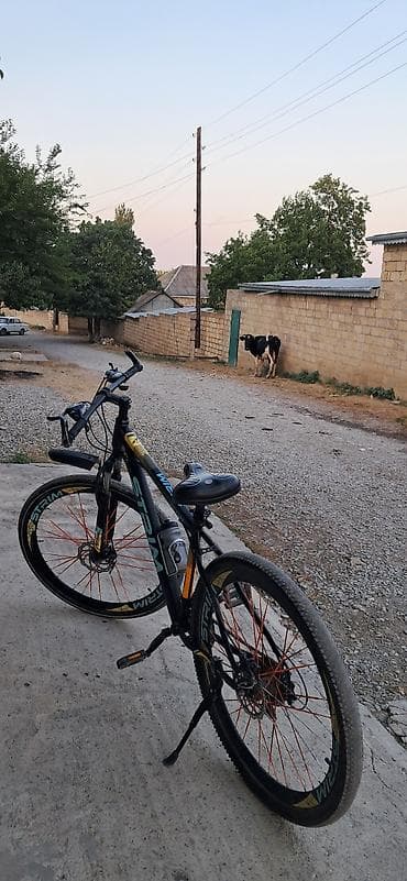 qara canta: STRIM TX-780 dağ velosipedi - Çərçivə: yüngül ərintili, 26” təkər — 2