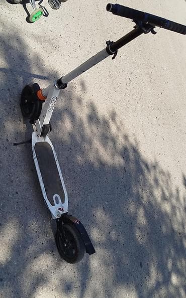 Ra.3646 //&amp; Lamie Skuter satilir Tecili qiymet 100 azn 15 yaşa