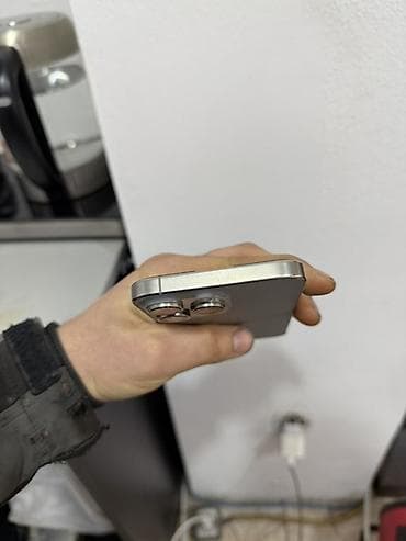 cemsan su qizdirici: IPhone 17 Pro, Natural Titanium — 4