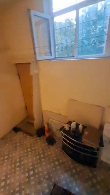 Bıçaqlar: Salam. 2ci Alatava da (20 Yanvar metrosuna piyada 10-15 dəq, həmçinin — 5