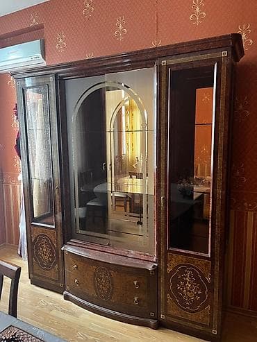 Bufetlər: Klassik üslubda vitrinli bufet(İspaniya) - Material: keyfiyyətli — 2