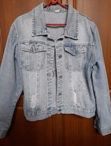 Açıq mavi rəngdə cins gödəkçə - Klassik düz kəsim, sərt denim parça -