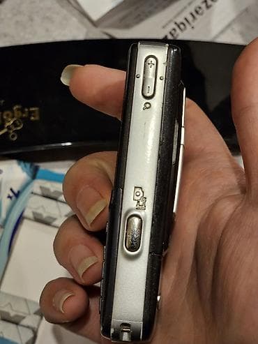 sur mikrofon: Sony Ericsson K750i mobil telefon Xüsusiyyətlər: - Rəng: qara/gümüş - — 4