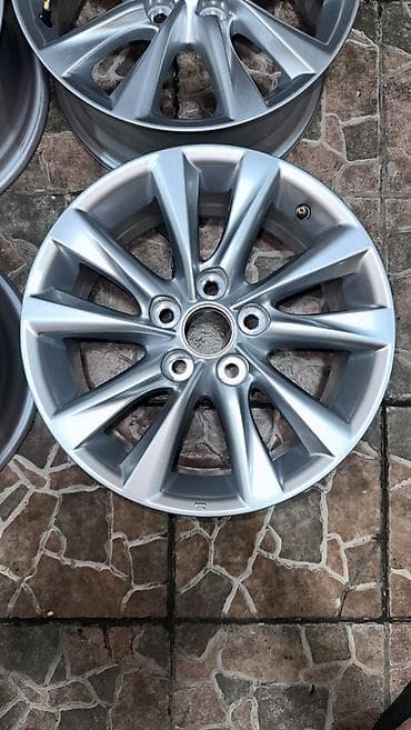 passat disk: İşlənmiş Disk Toyota R 16, 5 Boltlu — 2