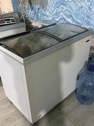 2 qapılı vitrin soyuducu satılır. İşlək vəziyyətdədir, soyutması var
