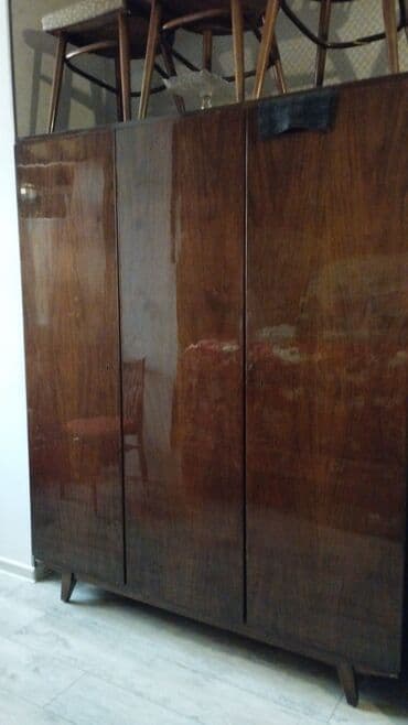 Quruducular: Açılan, 3 qapılı Düz dolab, Qarderob, paltar dolabı — 1