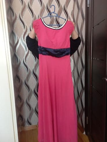 sifon: Qadın uzun don – çəhrayı rəngdə, tünd göy detallarla - Üslub: maxi — 2
