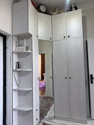 vitrin dolab: Daxili dəhliz üçün künc qarderob–dolu dəst - Rəng: açıq ağ-ağac — 1