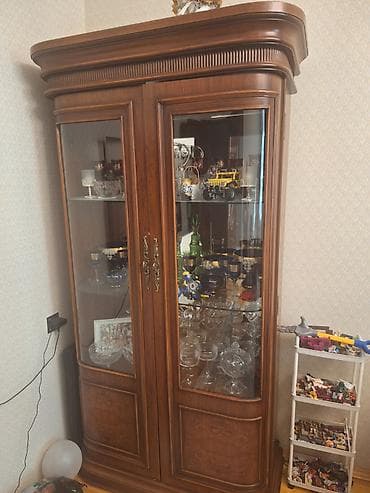 guzgu ev: Klassik üslubda 2 qapılı vitrin şkaf - Material: ağac karkas, ön — 2