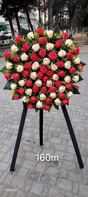 cələng: 🔴 Süni gül çələngləri 
🌐 Ün. Əcəmi m yaxinlığı 
📎 13 — 3