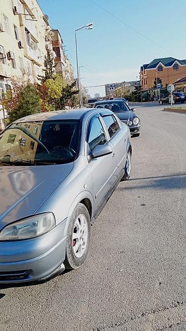 ucuz opel astra: Opel Astra: 1.6 l | 2005 il 320000 km Sedan — 4