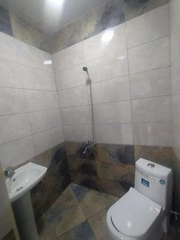 sumqayit 8 ci mikrorayon: Satılır: həyət evi XIRDALAN,UGUR MARKETIN yaxinligi.- Həyət: Hündür — 8