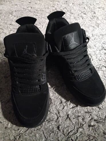 Səndəl və şəp-şüplər: Jordan 4 black cat 3-4 dəfə geyinilib ideal vəziyyətdədi. ölçüsü 42 — 5