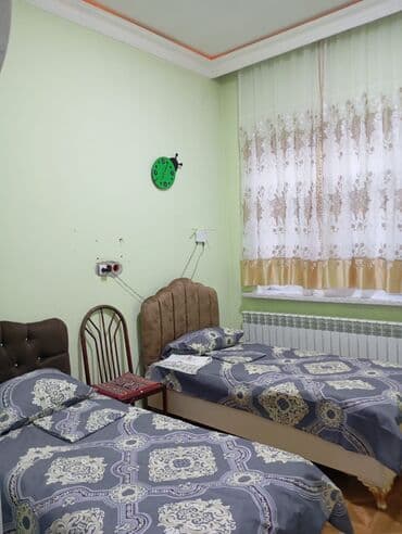 qubada kiraye evler ayliq 2024: Naxçıvan şəhərin tam mərkəzində əla təmirli 3 otaqlı 5-6 nəfərlik — 2