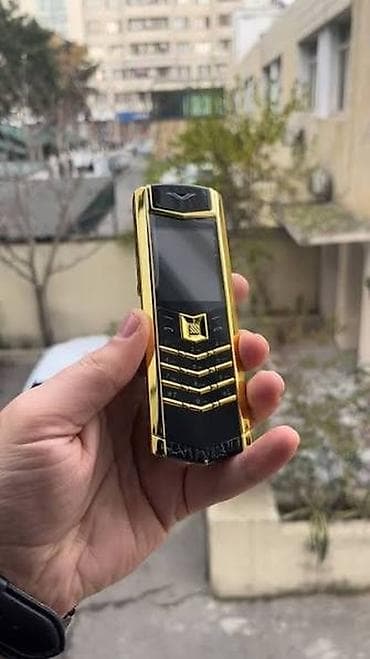 qapaqlı telefonlar: Vertu 2 GB, rəng - Qızılı, Düyməli — 6