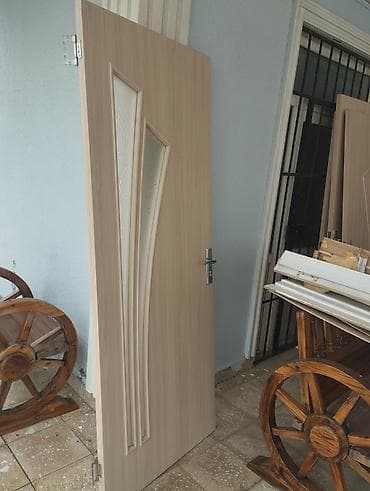 İç qapı dəsti – ağac naxışlı, açıq qəhvəyi ton işlənmiş 6 ədəd ev — 2