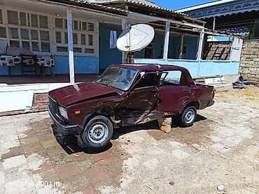 07 satsi: VAZ 2107 sedan – ehtiyat hissələri üçün - Kuzov: tünd bordo rəng, 4 — 4