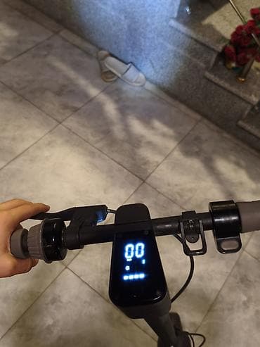 Elektrik nəqliyyatı: Yeni Elektrik samokat 10", 751 - 1000 Vt, 26 - 35 km/s, Ünvandan götürmə — 7