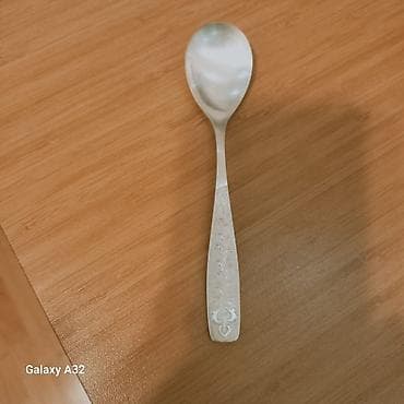 Qaşıqlar: Gümüş Qaşıqlar qədimi. 12 ədəd xörək qaşığı, 6+6 çay qaşığı. Xörək — 4