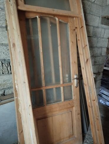Darvazalar və aksesuarlar: 2 Ədəd Qapı Ağac qapı dəsti - Material: təbii ağac (çərçivə və qutu — 1