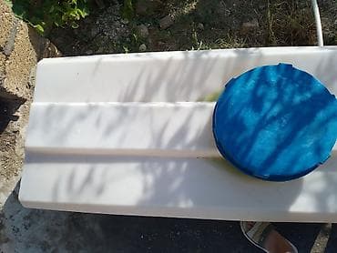 Plastik su çəni - Material: qalın divarlı ağ plastik (polietilen). - — 2