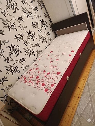 İşlənmiş, Təknəfərlik çarpayı, Bazasız, Matras ilə, Siyirməsiz — 1