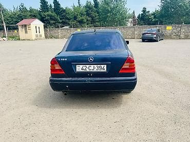 30 kuza: Mercedes-Benz C180 (W202) sedan - Kuzov: 4 qapılı sedan, tünd mavi — 4