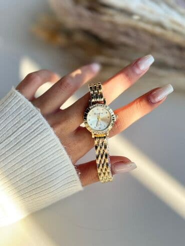 qadın üçün tac üzüklər: Qızılı qadın qol saatları – zərif və klassik dizayn Şıq, minimal və — 3