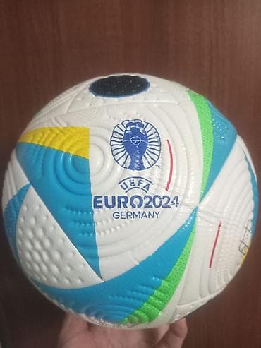 ereb pulu: Futbol topları – müxtəlif modellər və dizaynlar - TRIONDA Pro — 3