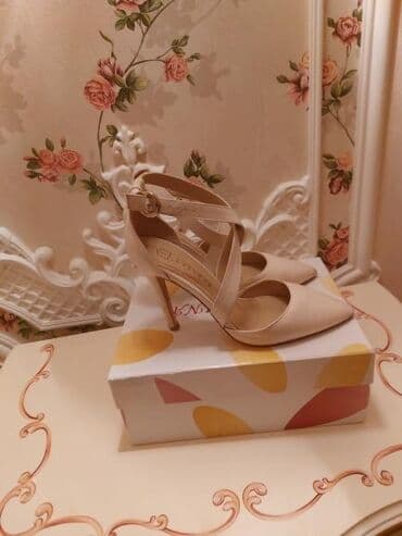 charles keith az: Tuflilər, Ölçü: 39, rəng - Bej, Yeni — 1