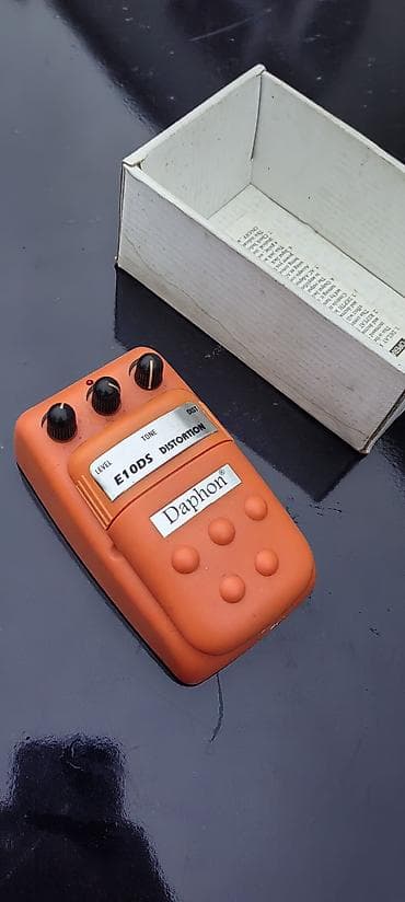 rock gitara: Daphon E10DS fuzdistorstion gitara .və saz pedalı. Cox az işlənib — 1
