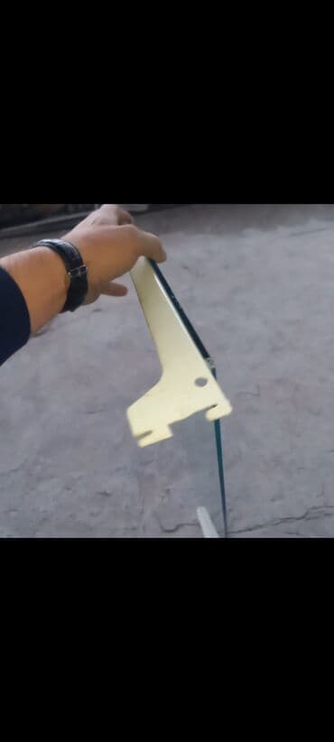 Стендовые витрины: Şüşə polka dəstəyi – mağaza/vitrin üçün - Material: qalın temperli — 4