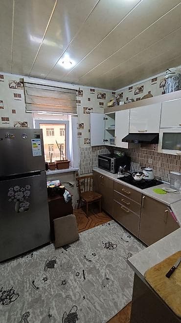 berde ev: Lokbatan qesbesi 233 sayli mektebin qabaginda 5 mertebeli evin 3 cu — 3
