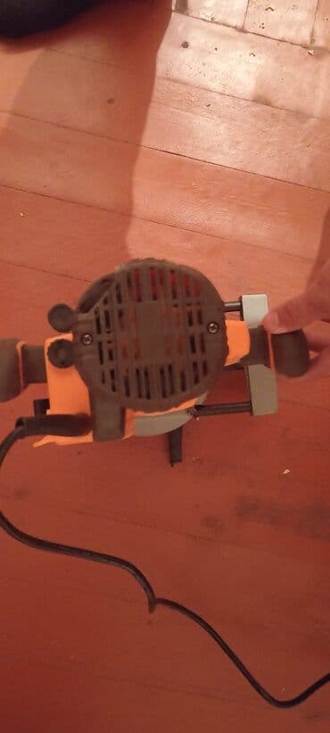 alətlər çantası: INGCO frez aparatı ağac işləmələrində dəqiq kəsiklər və profillər — 4