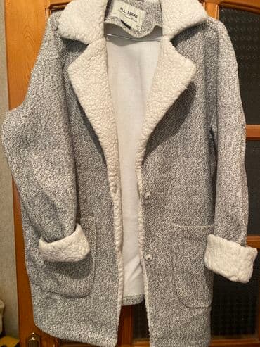 qadınlar üçün təbii dublyonkalar: Pull&Bear Qadin ust geyimi ici yun deyil sadece vorotnik ve qol — 2