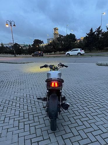 Мотоциклы: Kafe-racer/streedfighter üslubunda modifikasiya olunmuş motosiklet — 2