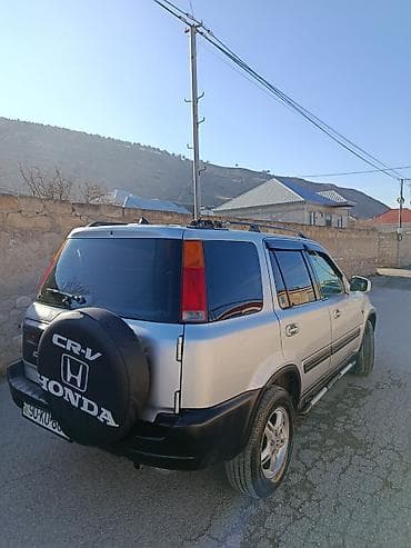 qız maşınları qiyməti: Honda CR-V (I nəsil, 5 qapı) – şəhər və kənar yollar üçün praktik — 4