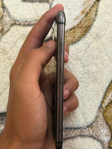 iphone 16 sadə: IPhone 8, Qara — 7