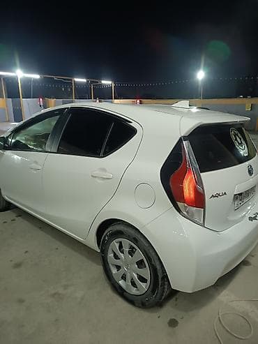 xezer lada lizing: Toyota Aqua hibrid heçbek - Hibrid benzin-elektrik idyal vezyetdedir — 1