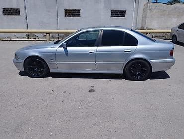 lexus gs 300: BMW 5 series: 2.8 l | 1998 il Sedan — 4