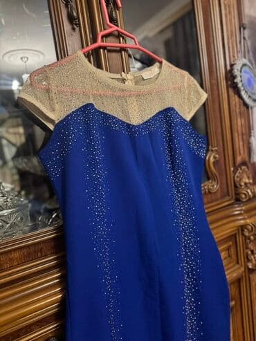 sifon koynekler: Zərif kokteyl/gecə geyimi - Rəng: safir mavisi gövdə, şampan-qızılı — 1