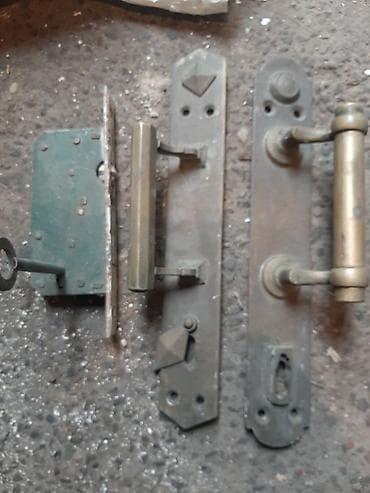 qapi zamok: Antik qapı dəstəyi və kilid dəsti Tam iwlekdi,he's problemi yoxdu — 1