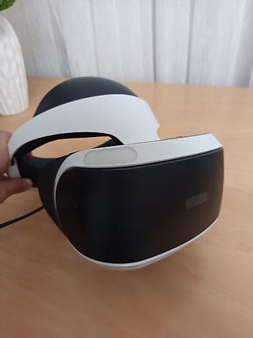 13 iphone mini: Sony PlayStation VR dəsti və PlayStation Camera. Ağ-qara rəngli VR — 3