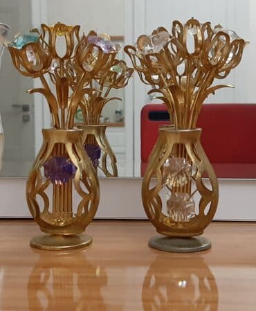 ваза под фрукты: Qızılı rəngdə, dekorativ güllərdən ibarət iki ədəd bəzək əşyası. Hər — 5